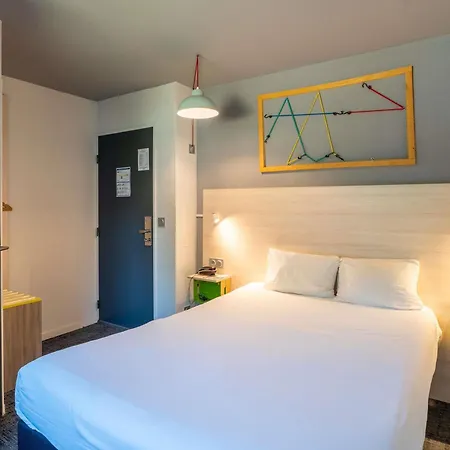 Greet Bordeaux Aeroport Otel 2*
