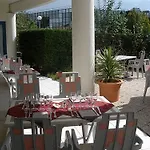 Greet Bordeaux Aeroport Szálloda 2*