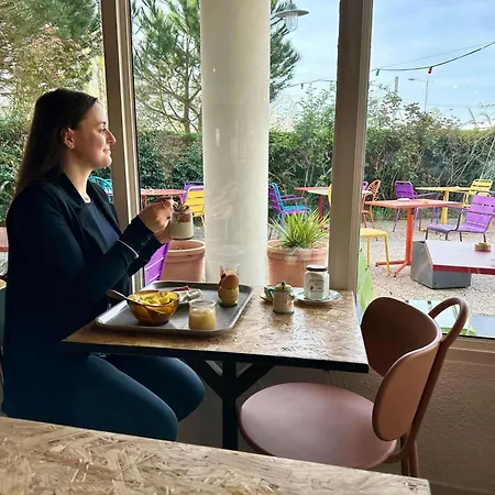 فندق Greet Bordeaux Aeroport 2*