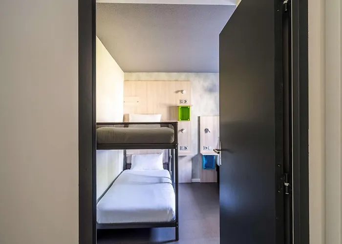 מלון Greet Bordeaux Aeroport 2*