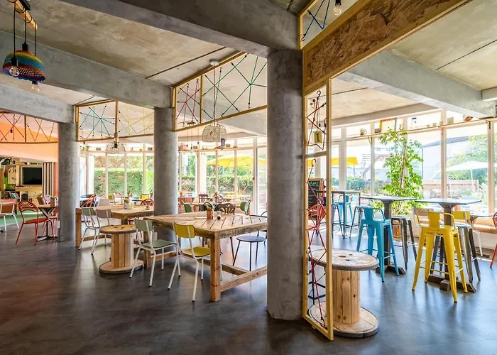 Greet Bordeaux Aeroport מלון 2*