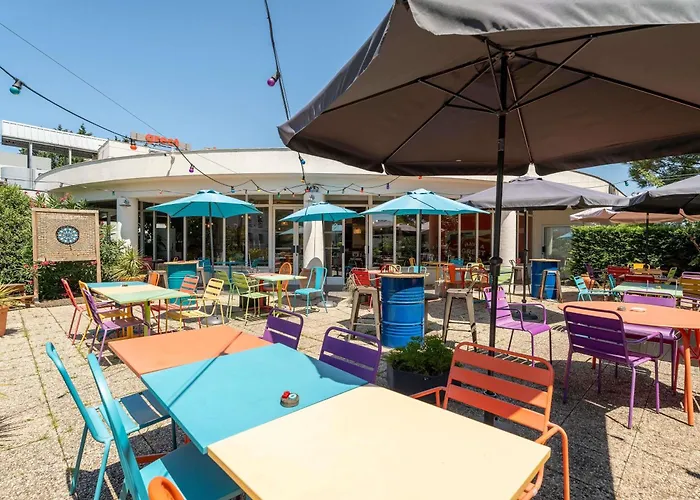 Greet Bordeaux Aeroport מלון 2*